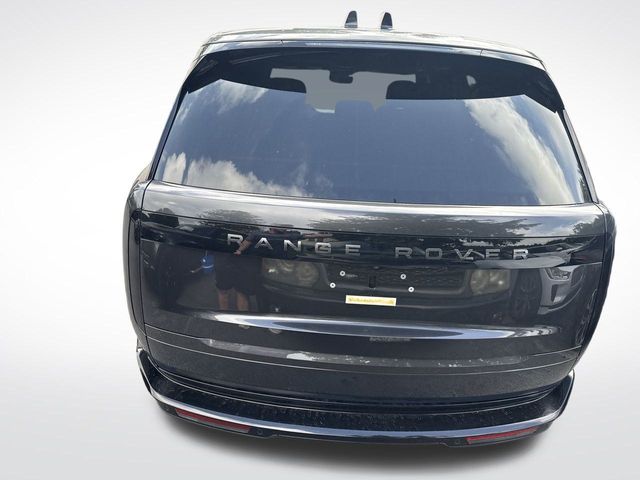2025 Land Rover Range Rover SE photo 3
