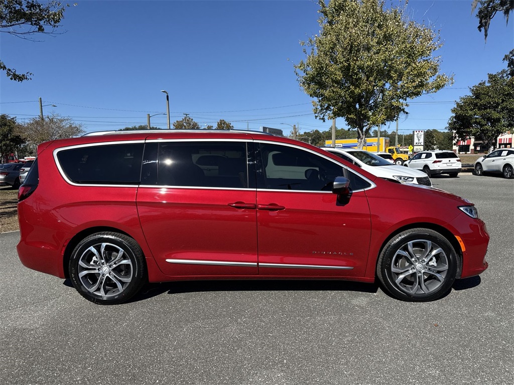 2026 Chrysler Pacifica Pinnacle photo 2