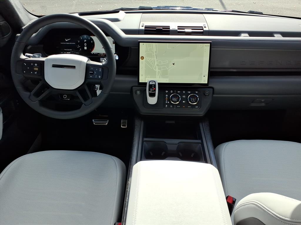 2026 Land Rover Defender 110 V8 photo 4