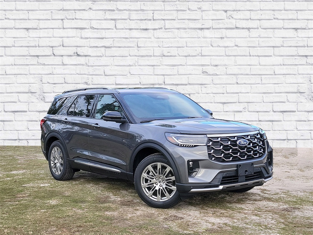 2026 Ford Explorer Platinum's photo