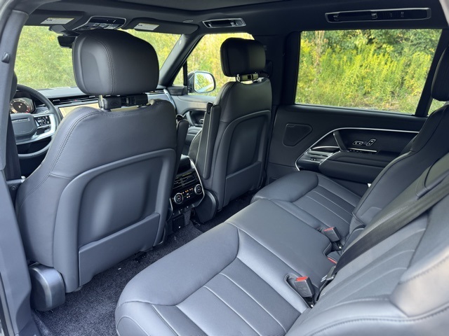 2025 Land Rover Range Rover SE photo 19