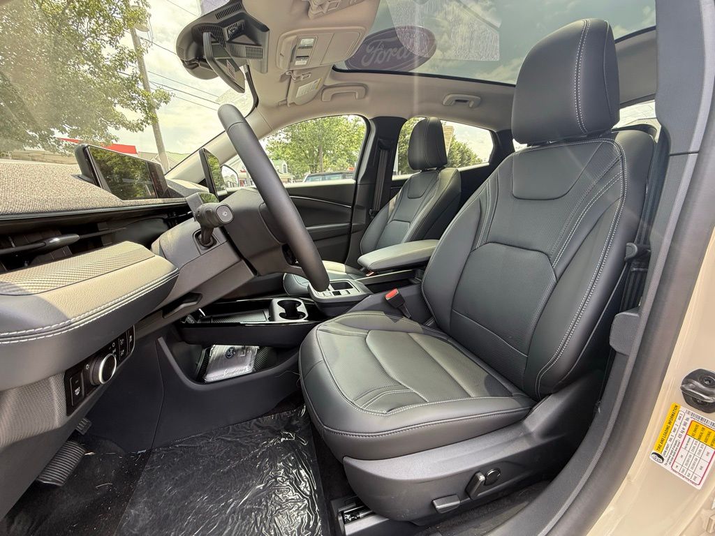2025 Ford Mustang Mach-E Premium photo 11