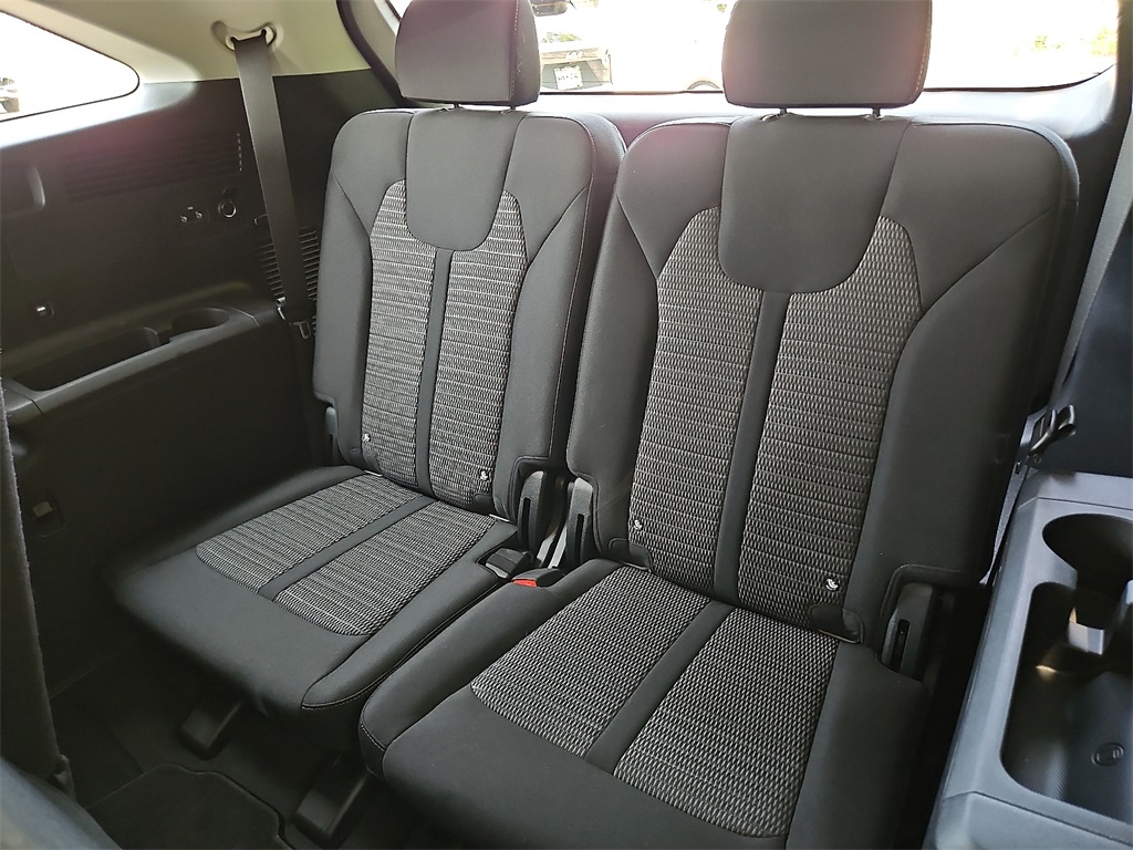 2025 Kia Sorento LX photo 11