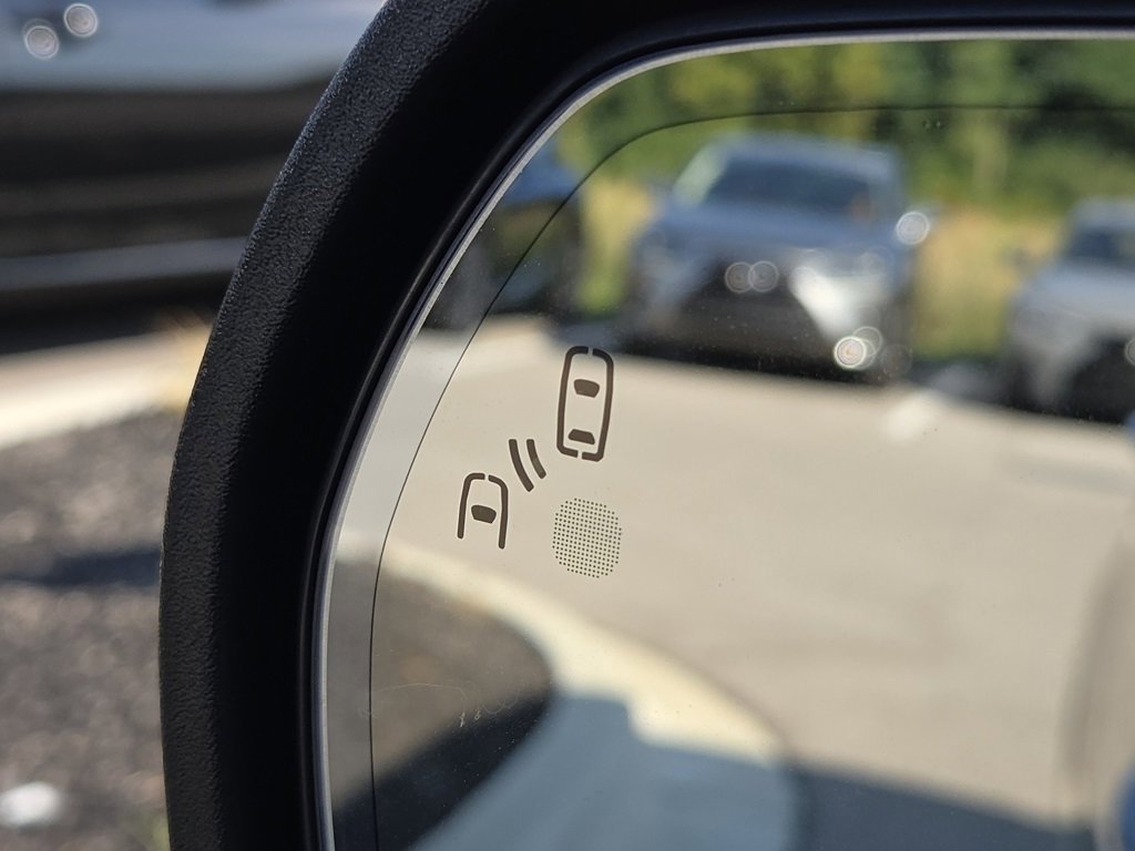2018 Ford Edge Titanium photo 16