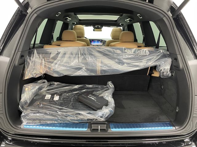 2026 Mercedes Benz GLS 580 4MATIC photo 2