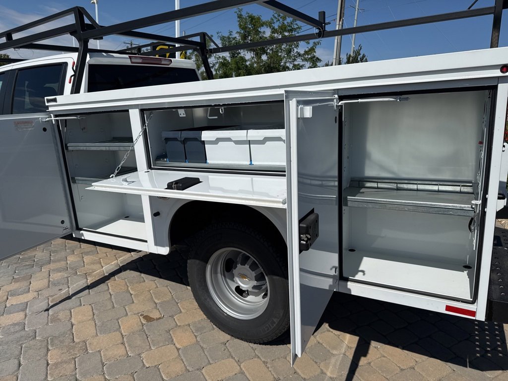 2024 Chevrolet Silverado 3500HD Work Truck photo 2