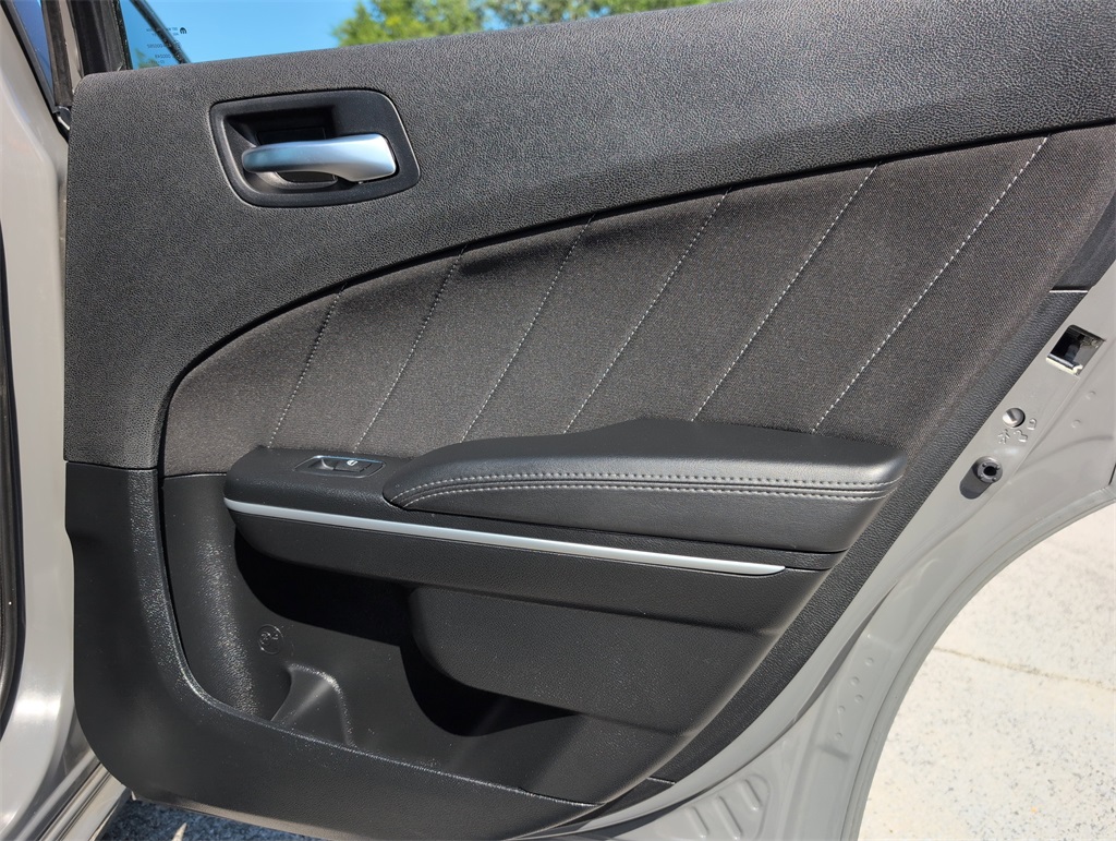 2023 Dodge Charger SXT photo 30