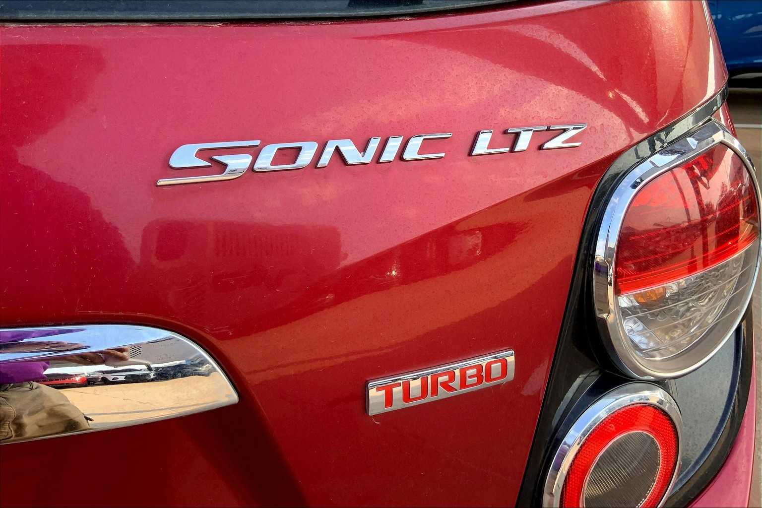 2013 Chevrolet Sonic LTZ photo 9