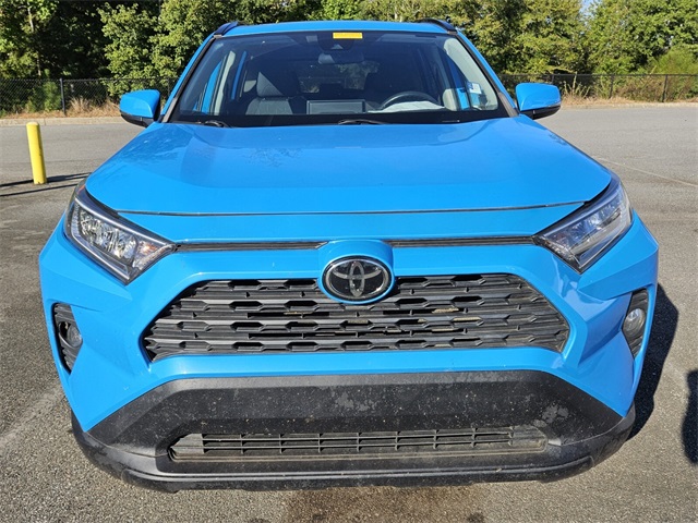 2020 Toyota RAV4 XLE photo 2