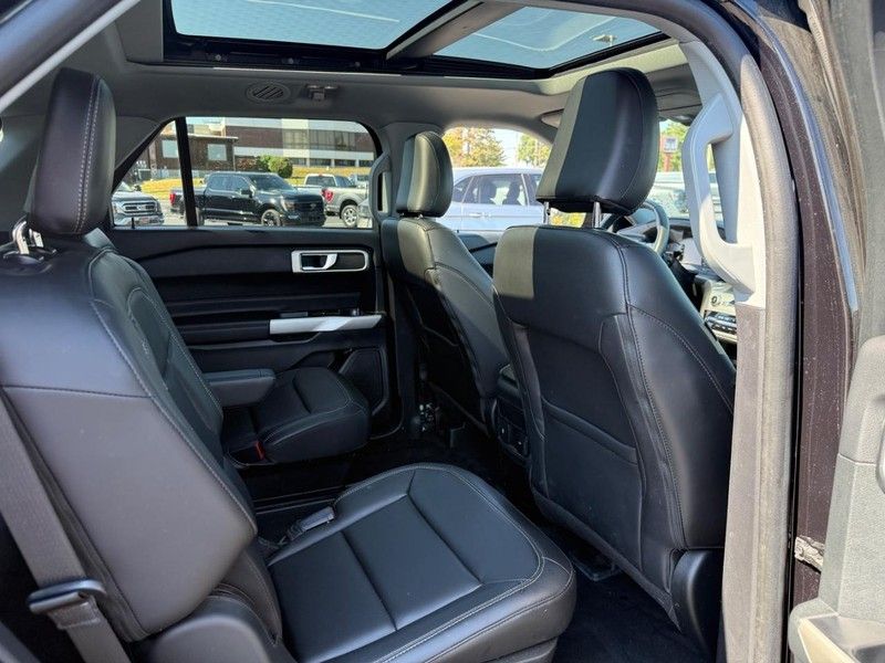 2022 Ford Explorer XLT photo 12