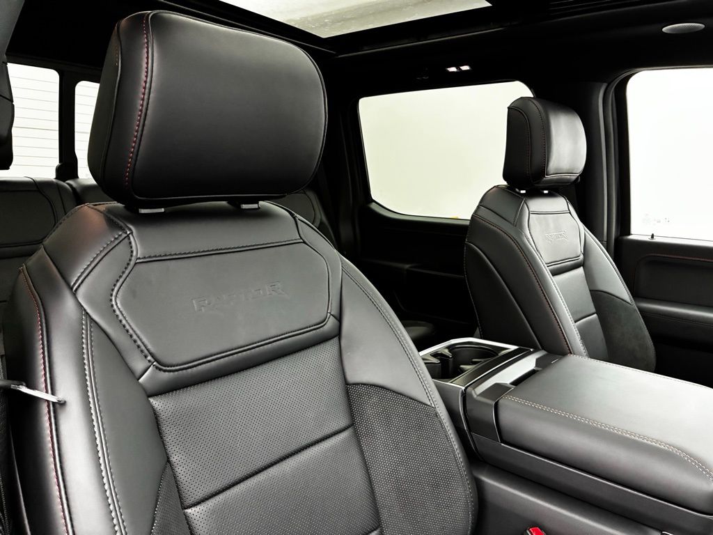 2025 Ford F-150 Raptor photo 22