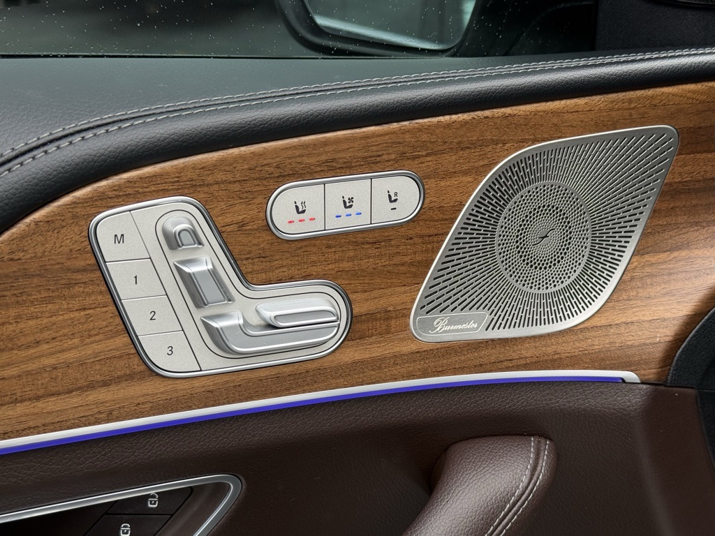 2022 Mercedes Benz GLS 450 4MATIC photo 4