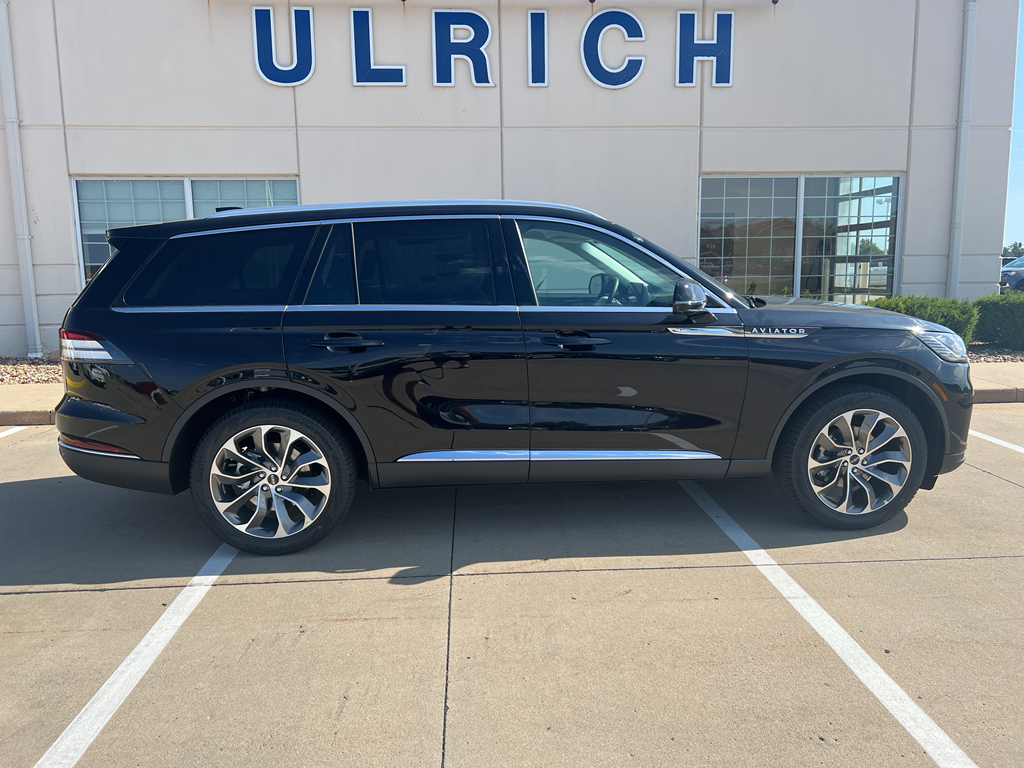 2025 Lincoln Aviator Premiere photo 8