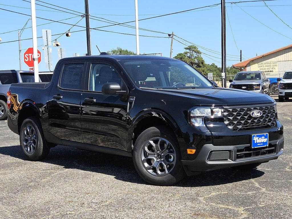 2025 Ford Maverick XLT photo 2