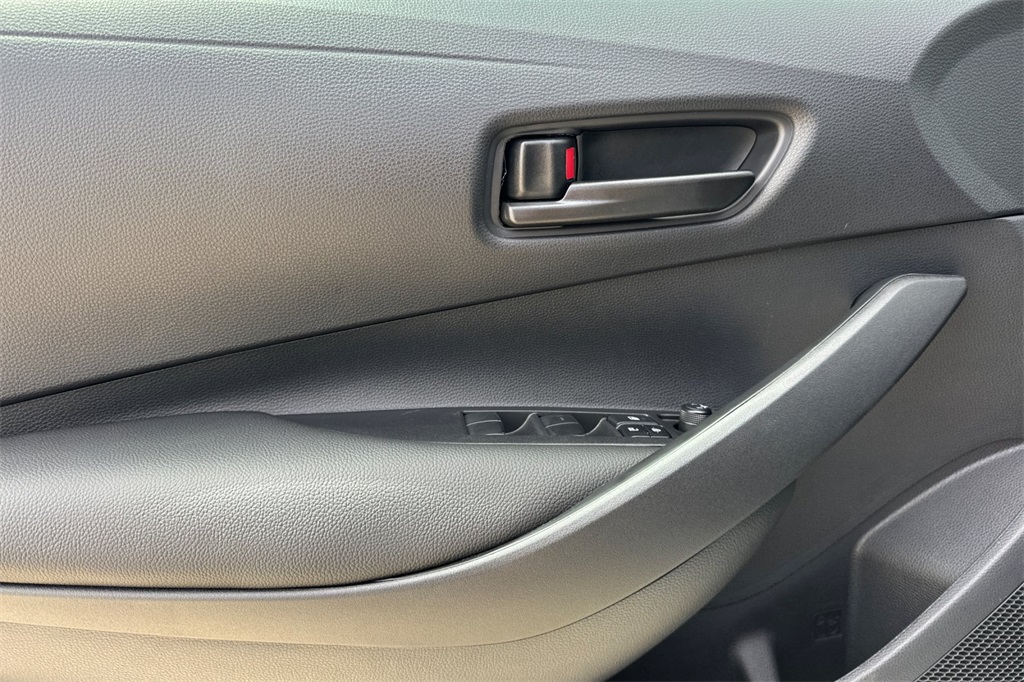 2025 Toyota Corolla LE photo 11