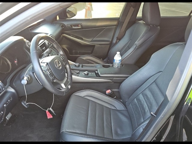 2019 Lexus IS 300 photo 2