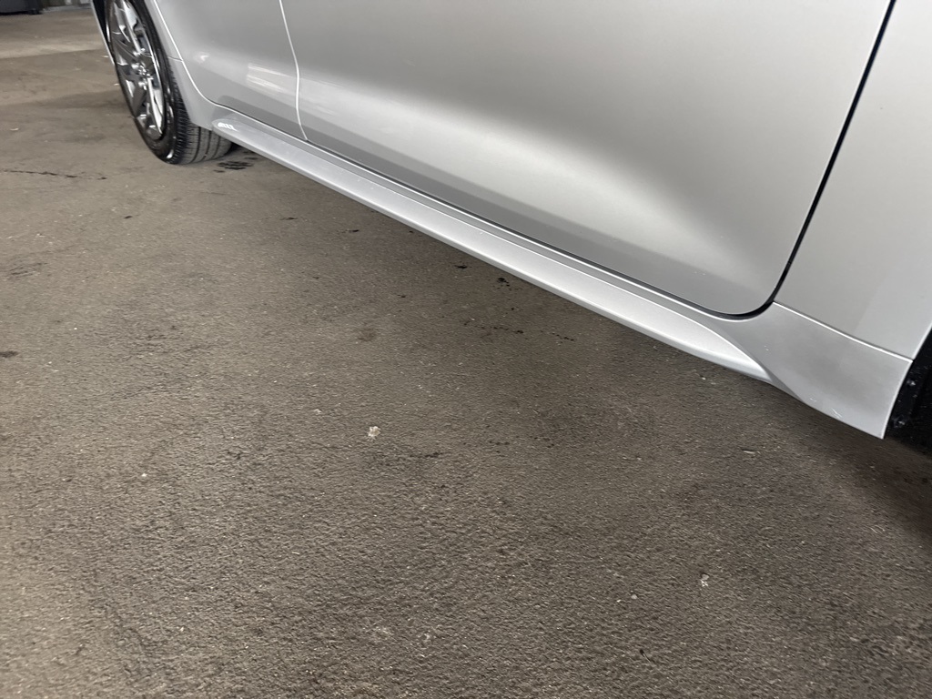 2022 Toyota Corolla L photo 9