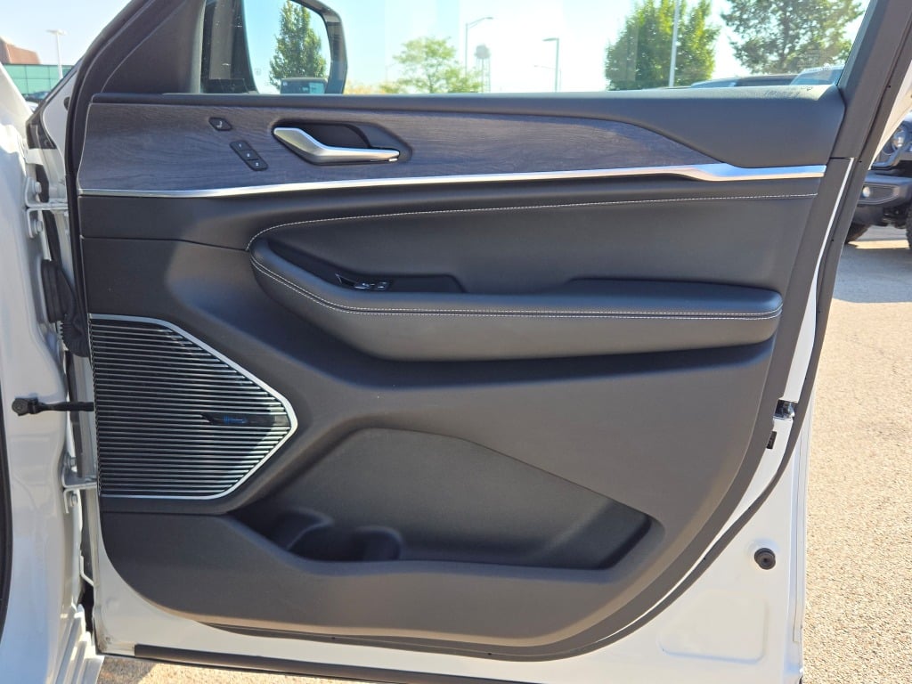 2021 Jeep Grand Cherokee Overland photo 5