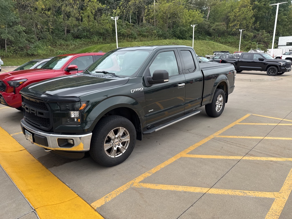 2015 Ford F-150 XLT photo 11