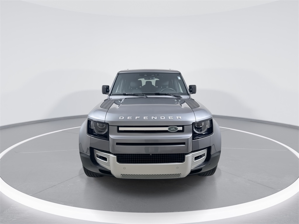 2024 Land Rover Defender S photo 3
