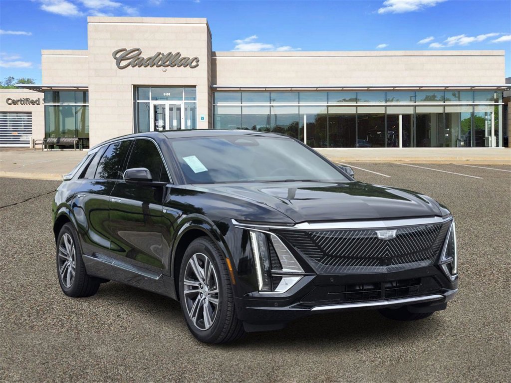 2025 Cadillac Lyriq Luxury photo 3