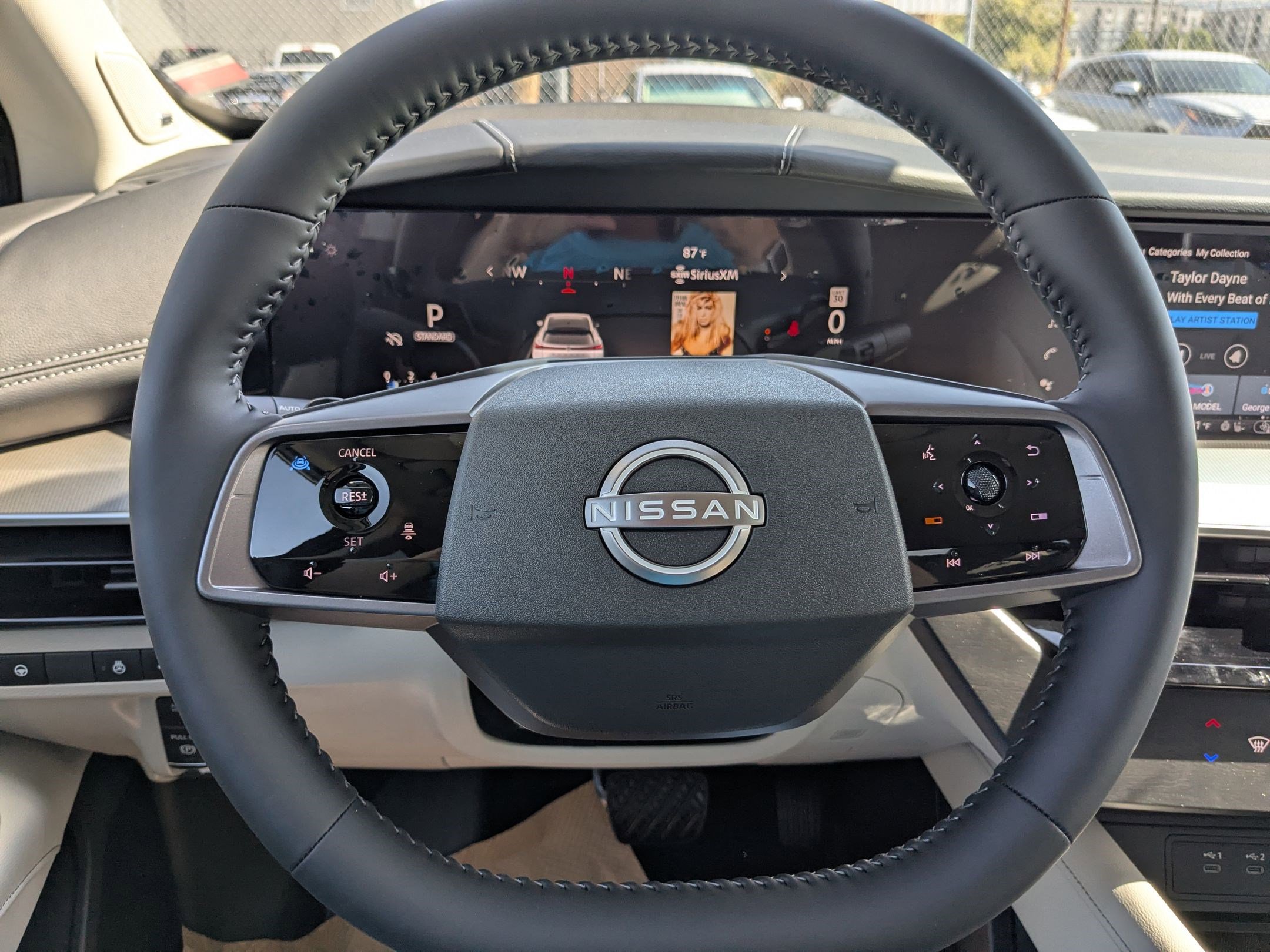 2025 Nissan Murano SL photo 11