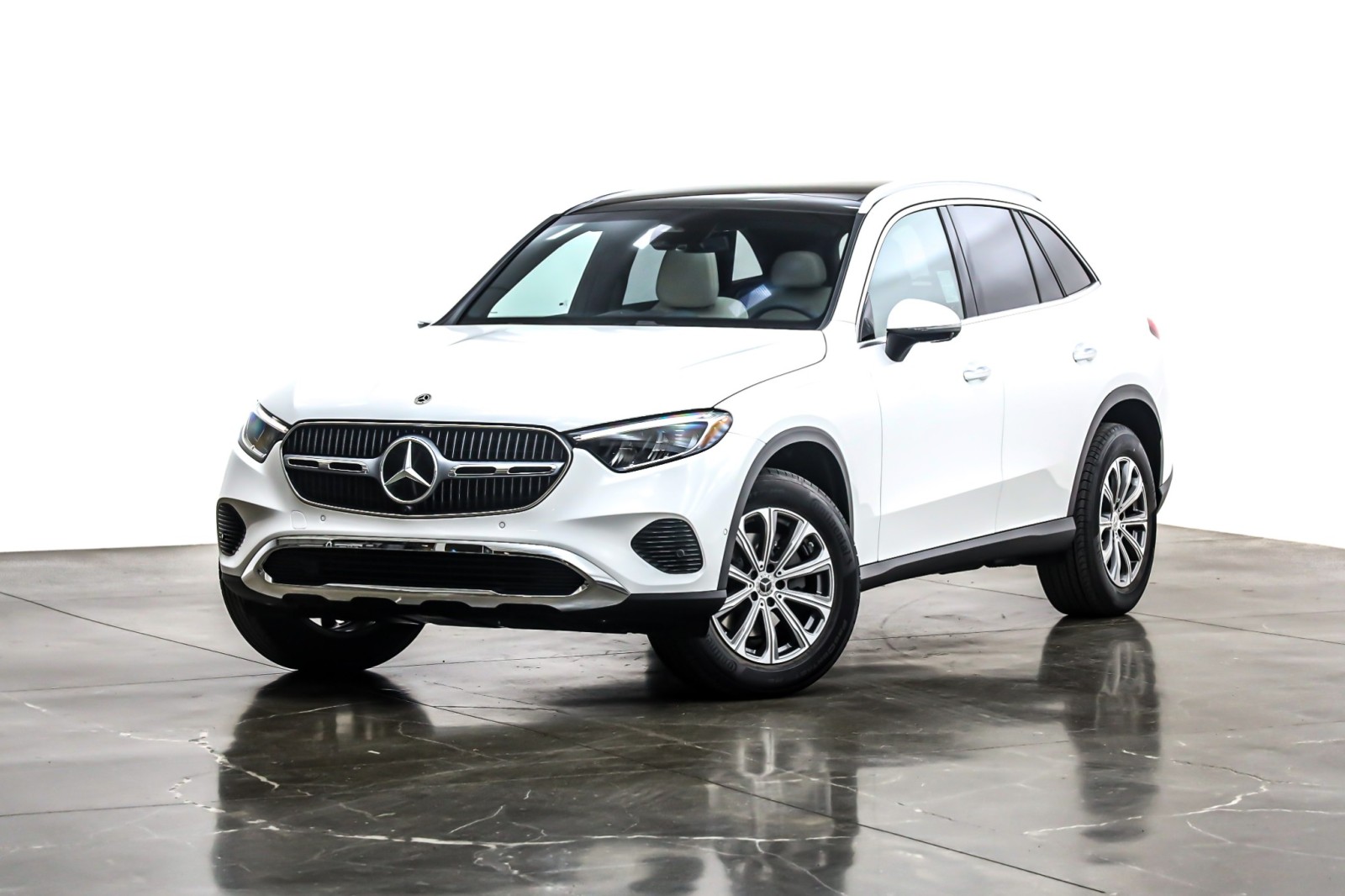 2026 Mercedes-Benz GLC Base's photo
