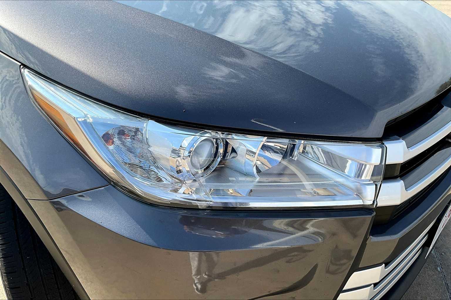2017 Toyota Highlander LE Plus photo 25