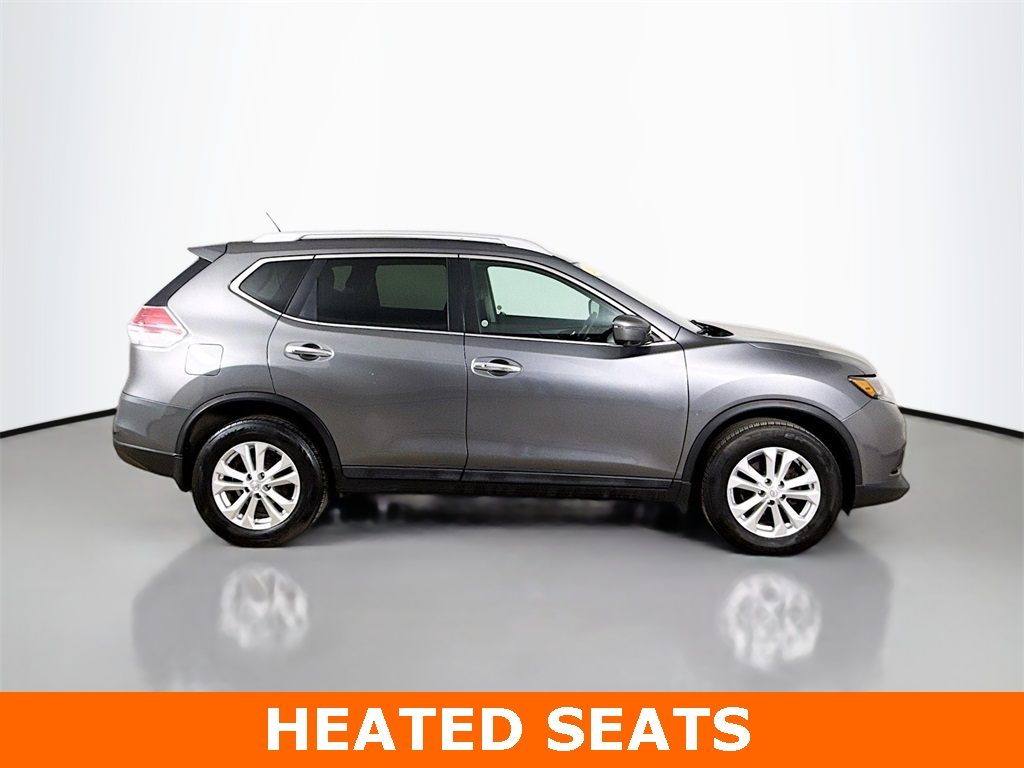 2016 Nissan Rogue SV photo 3