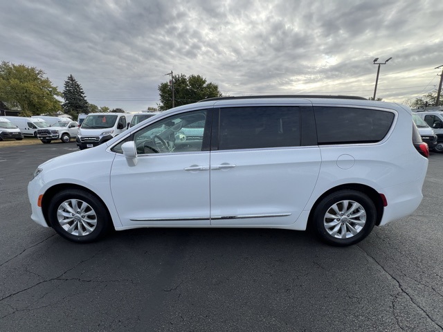 2017 Chrysler Pacifica Touring L photo 23