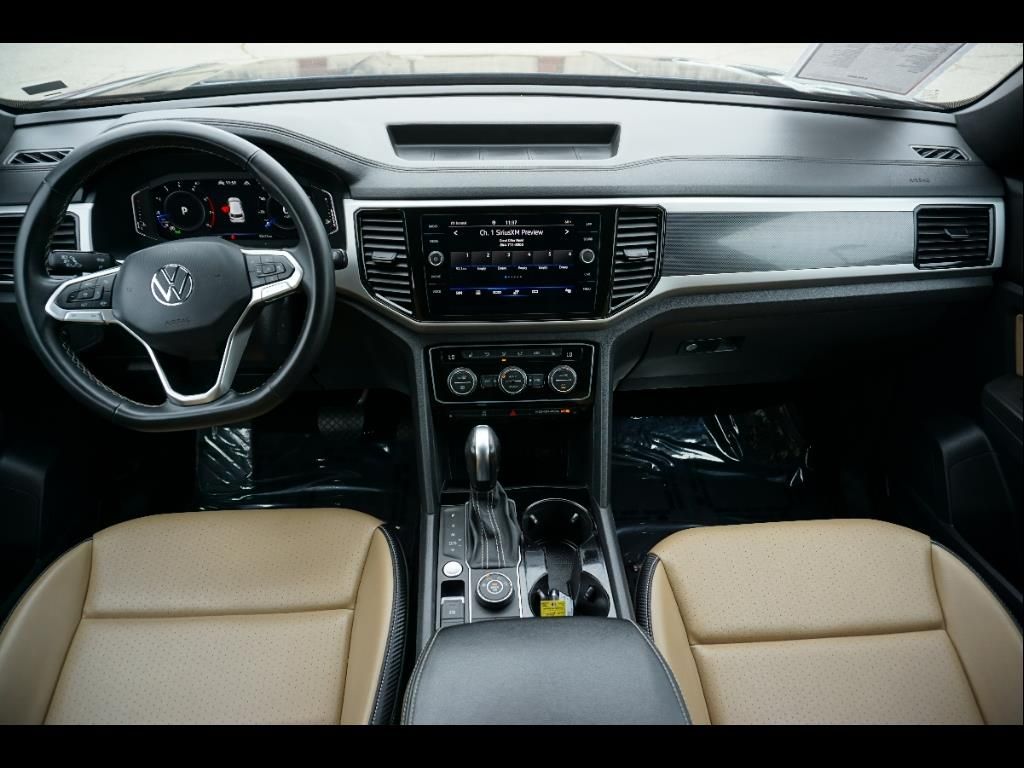 2022 Volkswagen Atlas Cross Sport SE Technology photo 4