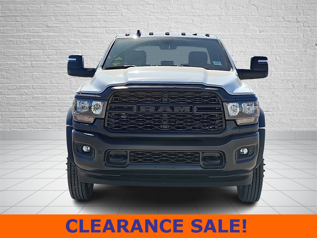 2024 Ram 5500 Tradesman photo 4