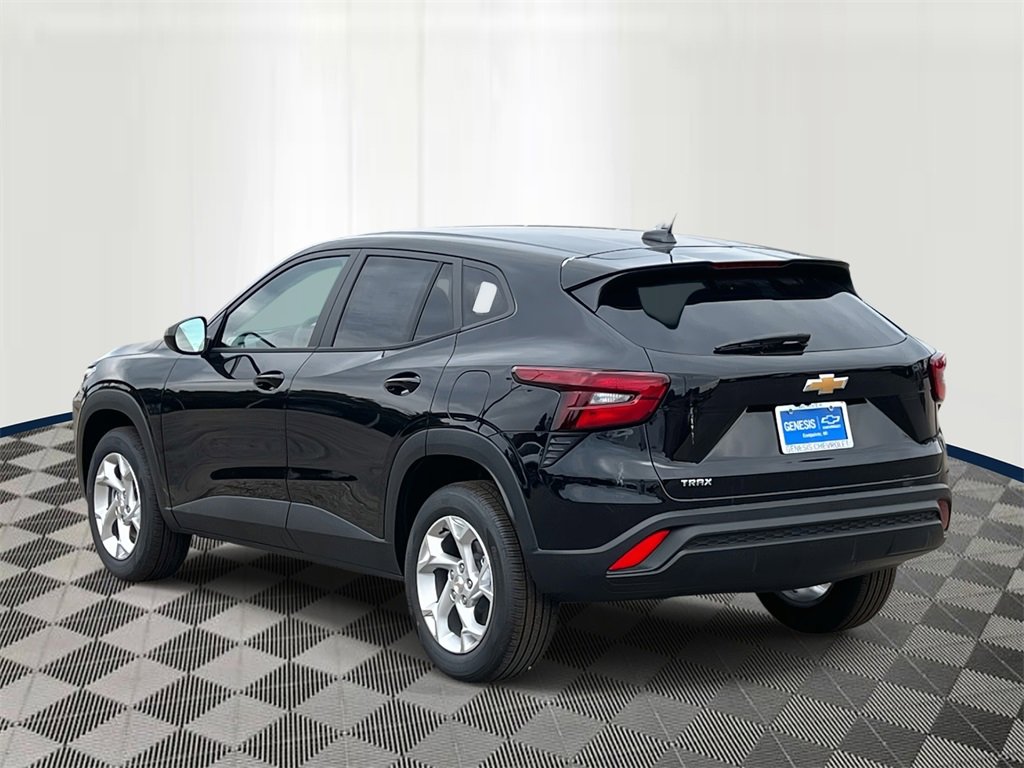 2026 Chevrolet Trax LS photo 4