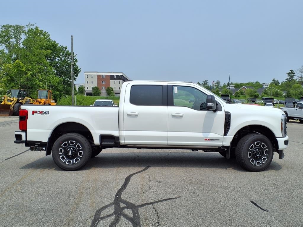 2025 Ford F-350 photo 2