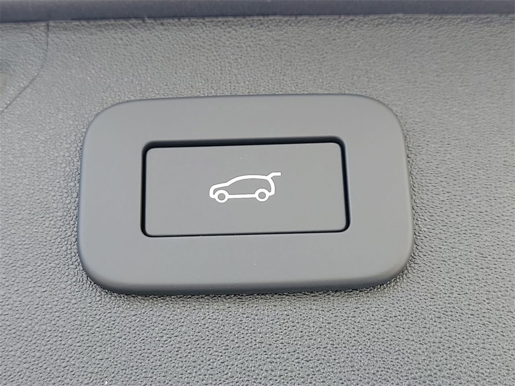 2025 Land Rover Discovery Sport SE photo 12