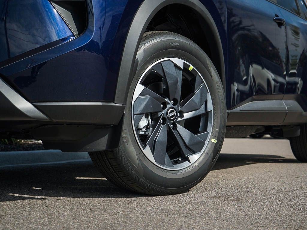 2026 Nissan Rogue SV photo 4