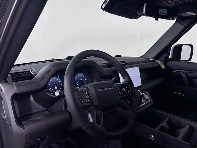 2025 Land Rover Defender 110 X-Dynamic SE photo 6