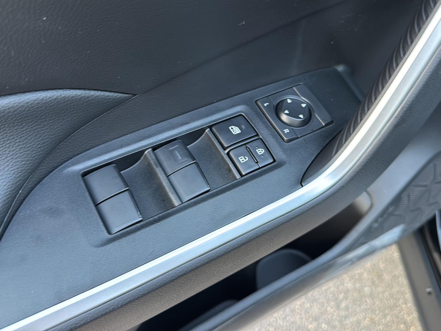 2025 Toyota RAV4 LE photo 20