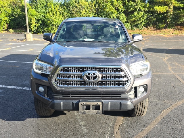 2017 Toyota Tacoma TRD Off-Road 4x4 Access Cab photo 3