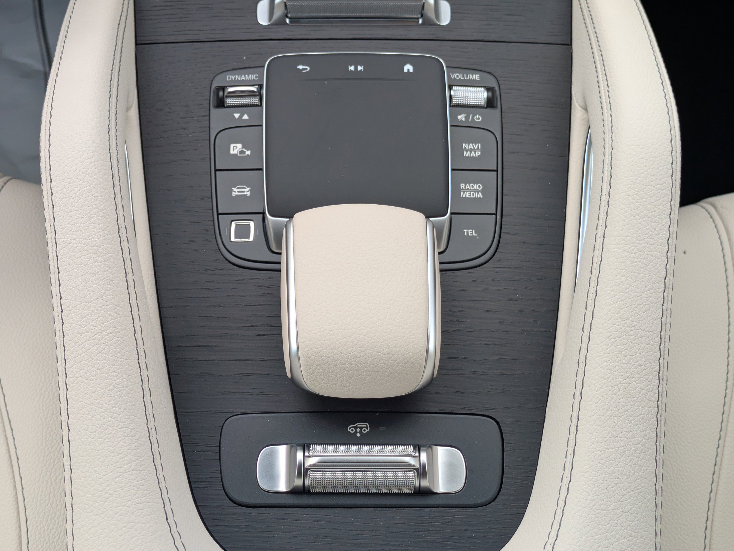 2025 Mercedes Benz GLS 450 4MATIC photo 23