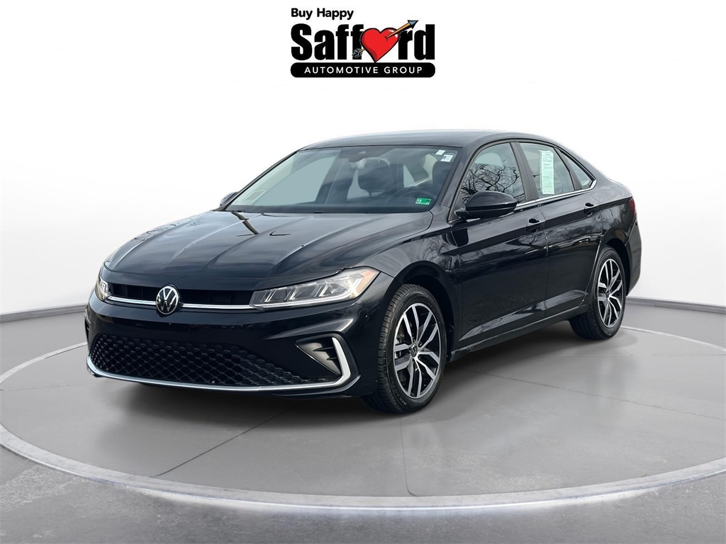 2025 Volkswagen Jetta SE's photo