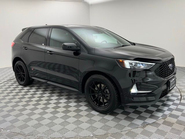2022 Ford Edge ST photo 3