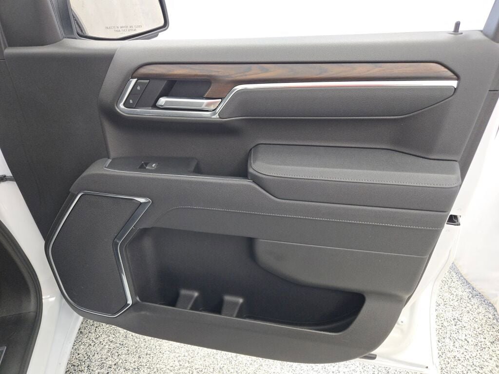 2025 Gmc Sierra 1500 SLT photo 4