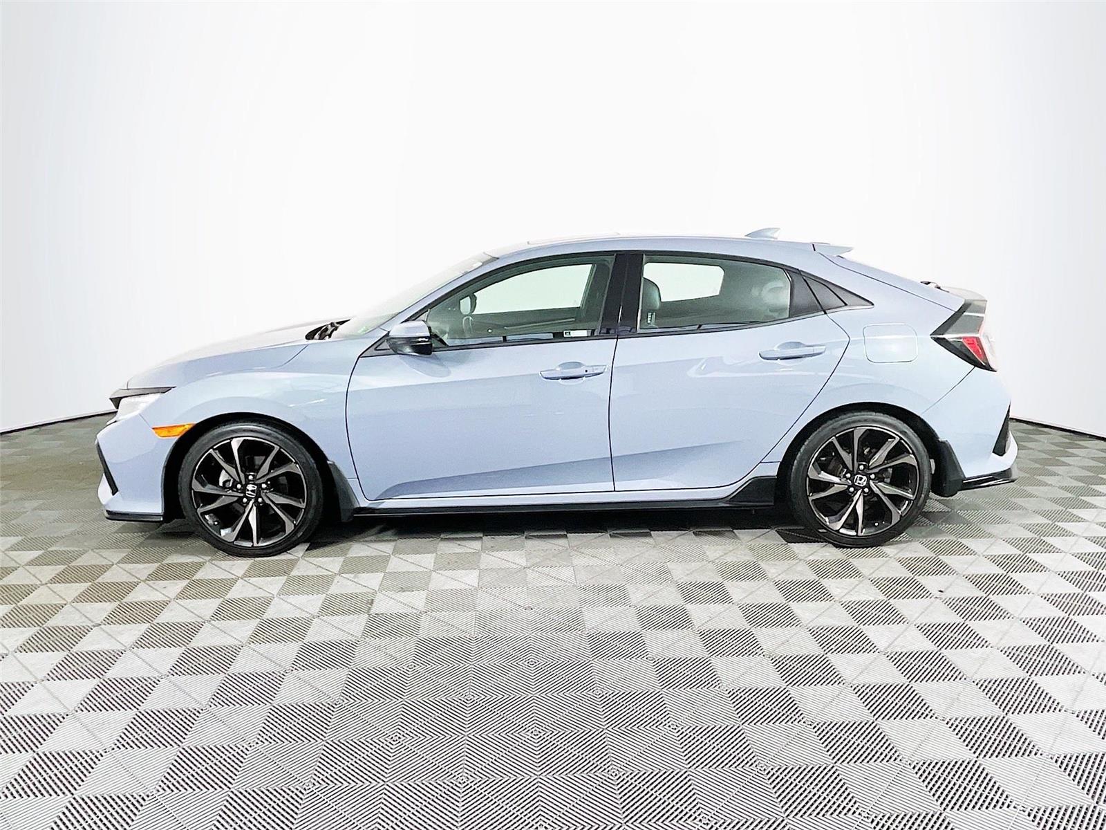 2019 Honda Civic Sport Touring Hatchback photo 4