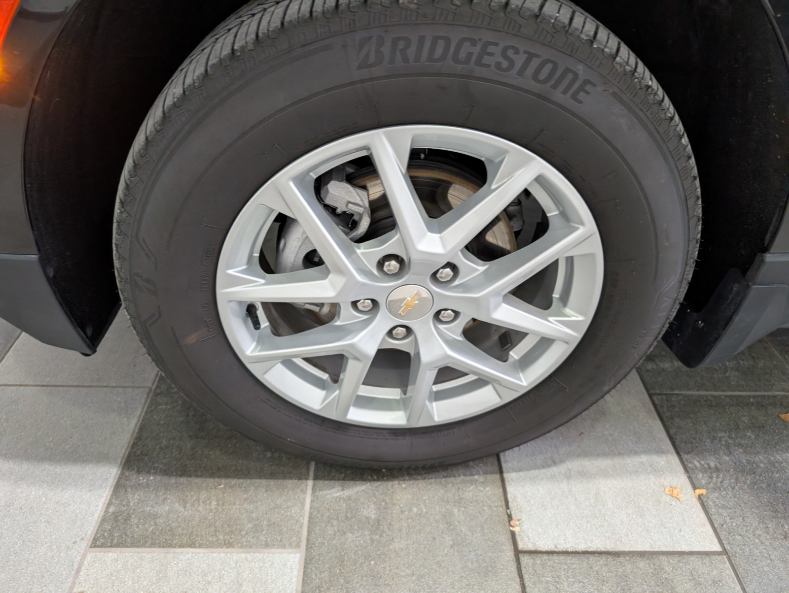 2024 Chevrolet Equinox LS photo 4