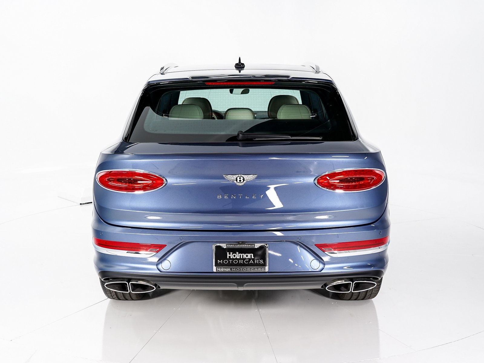 2025 Bentley Bentayga Azure V8 photo 4