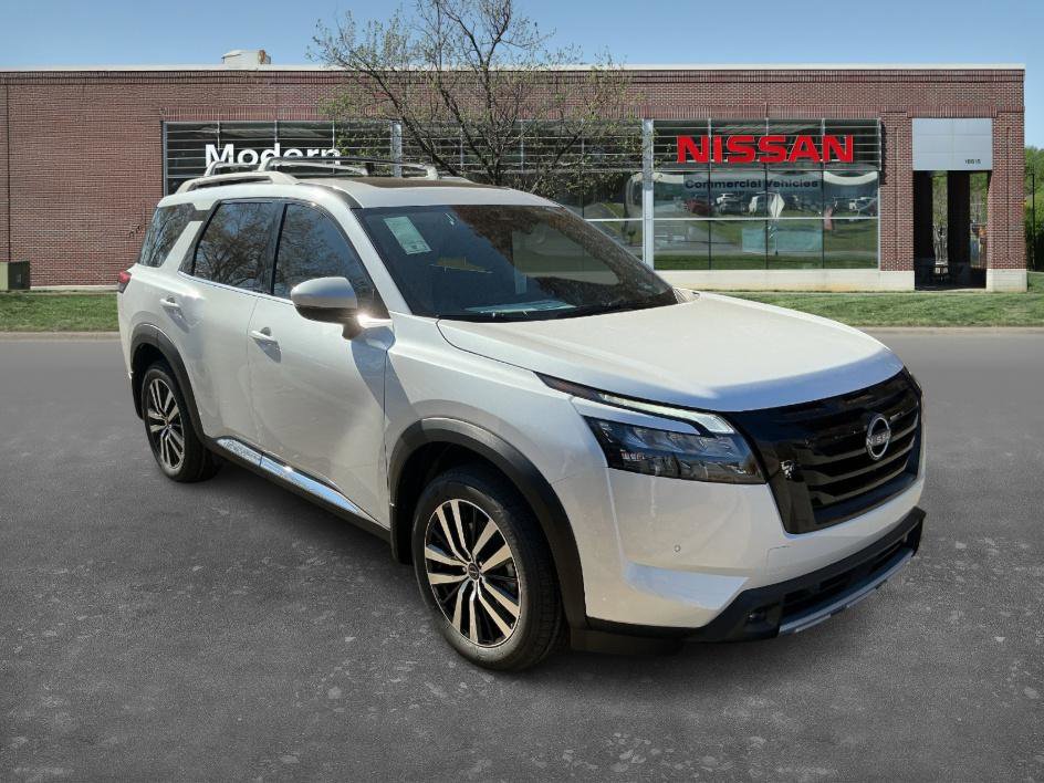 2025 Nissan Pathfinder Platinum photo 4