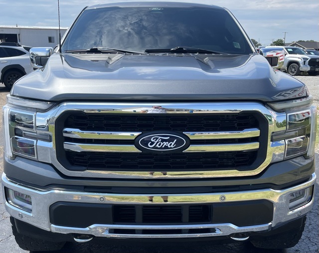 2024 Ford F-150 Lariat photo 2