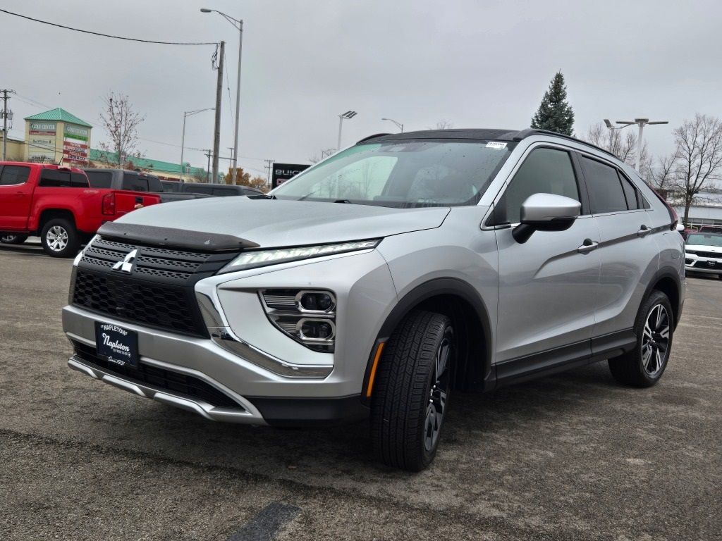 2023 Mitsubishi Eclipse Cross SE photo 2