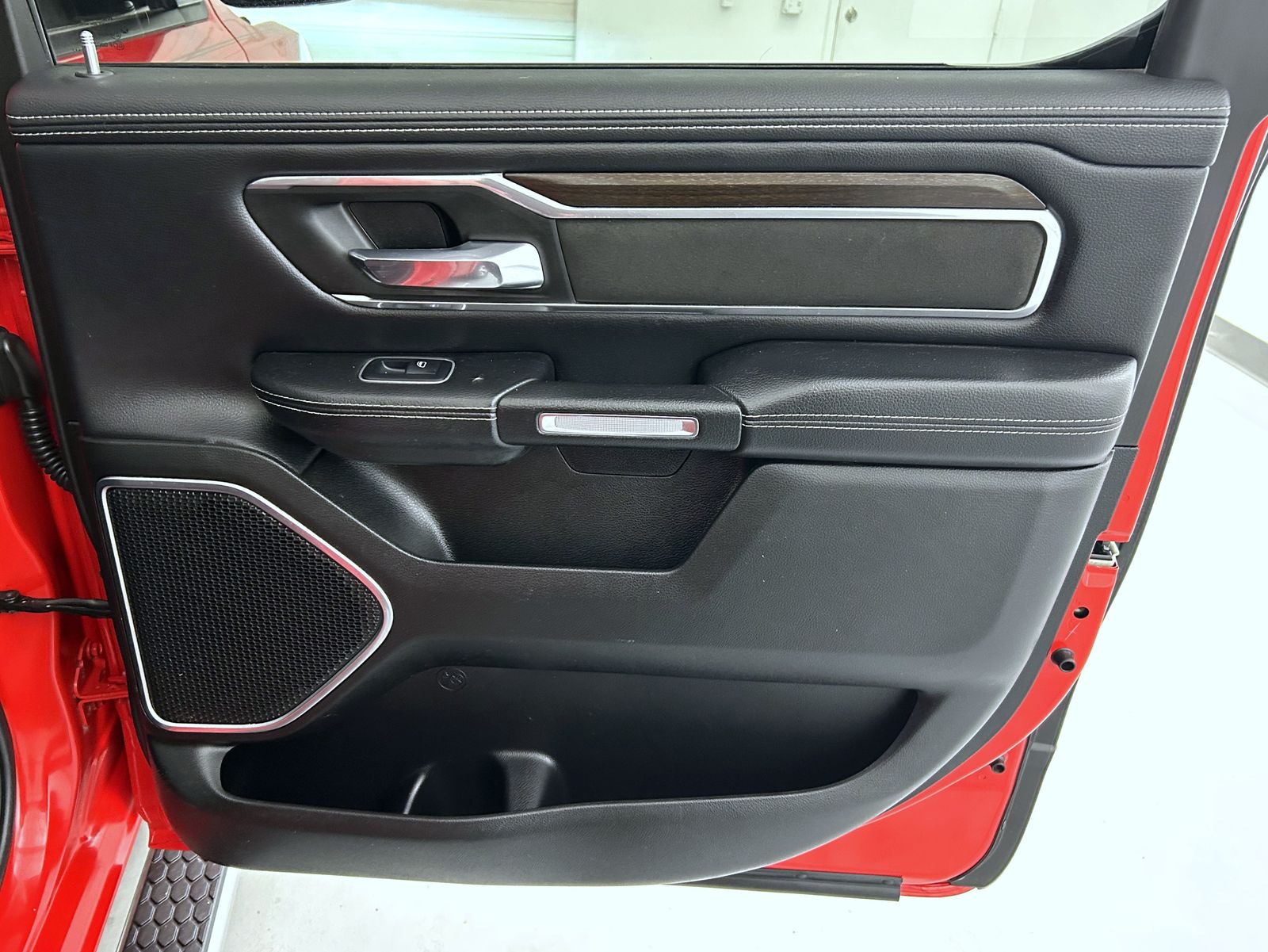 2022 Ram 1500 Laramie photo 17